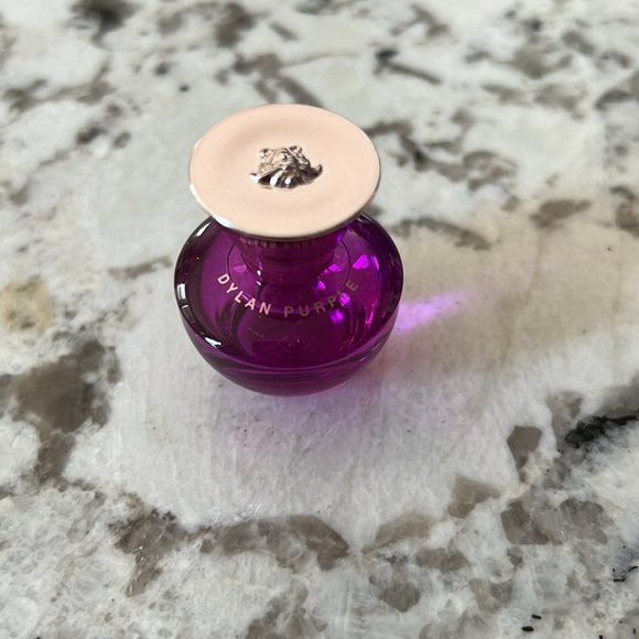 New Versace Dylan Purple mini 5 ml - Picture 2 of 3